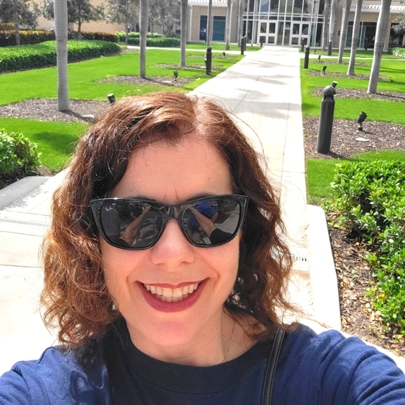 Meet your Posher, Amber - Picture 1 of 1